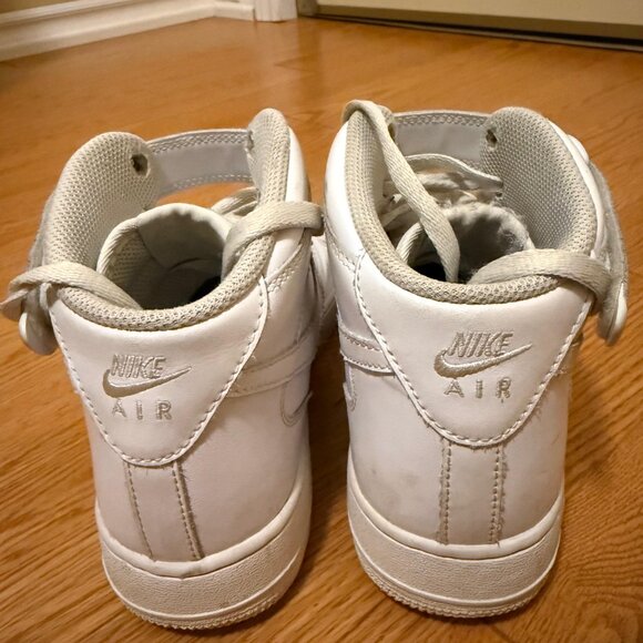 Nike Shoes - White - Picture 2 of 4